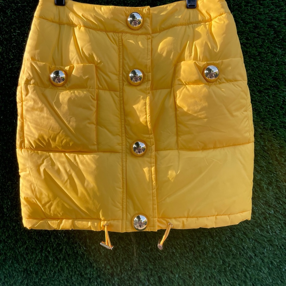H&Moschino puffer skirt